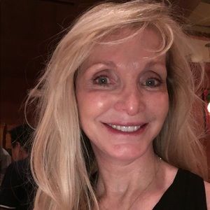 Meet your Posher, Carrie